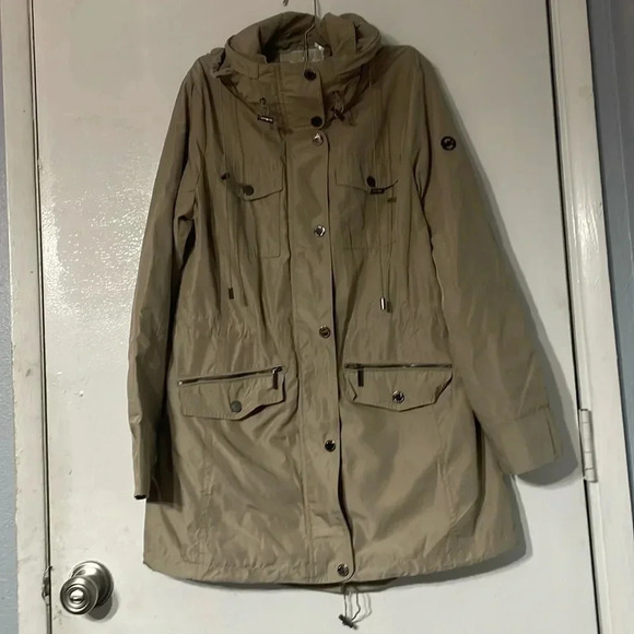 Michael Kors Jackets & Blazers - Michae kors hooded sinch rain jacket